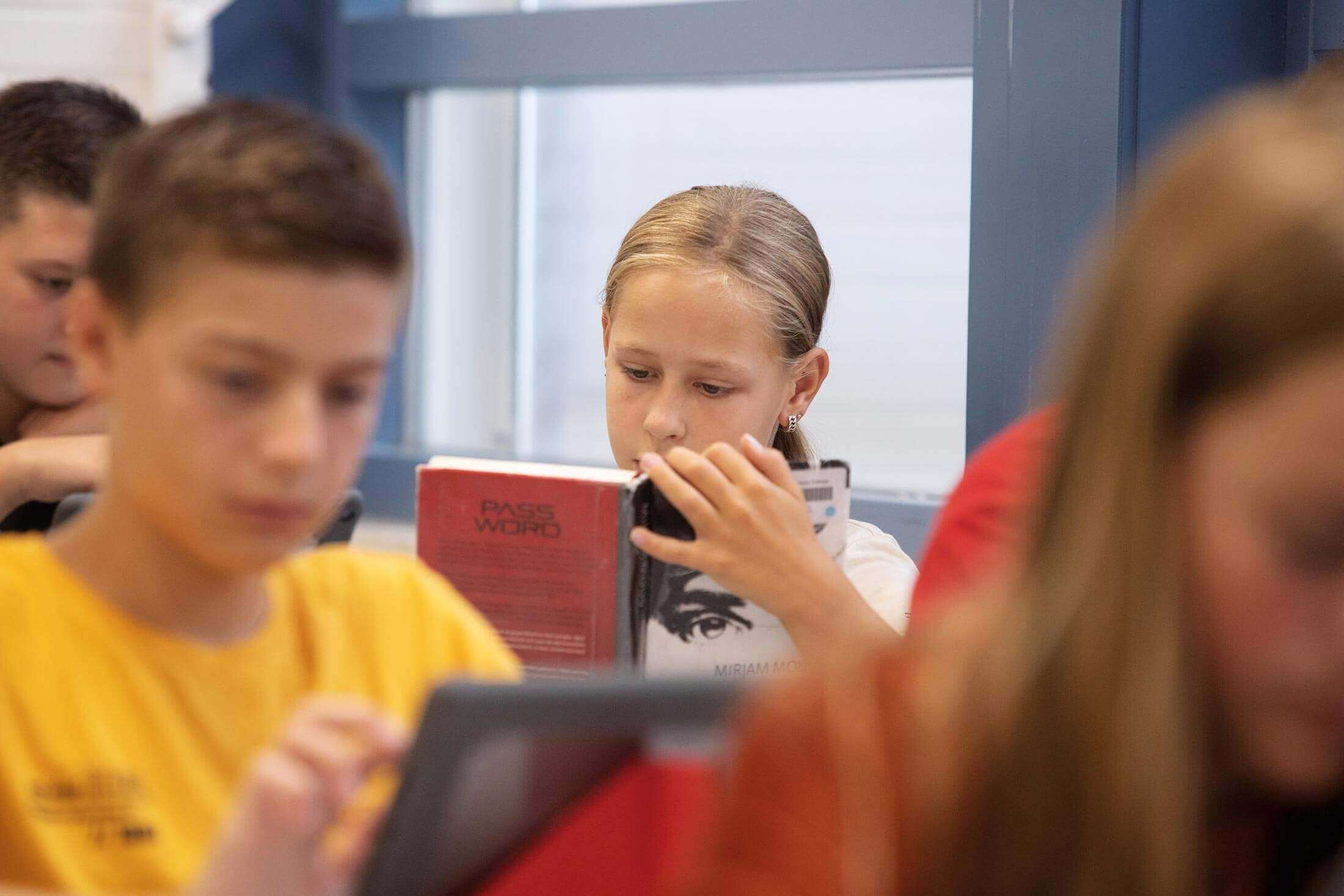 Meise-leest-in-de-klas